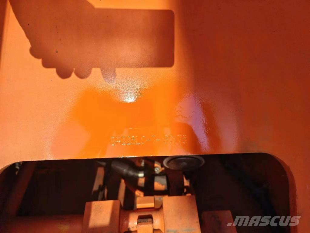 Doosan DH225LC-7 Kāpurķēžu ekskavatori