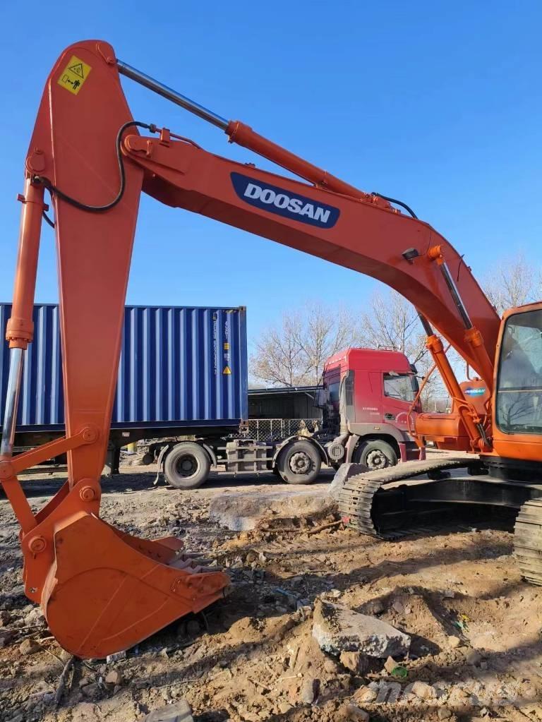 Doosan DH225LC-7 Kāpurķēžu ekskavatori