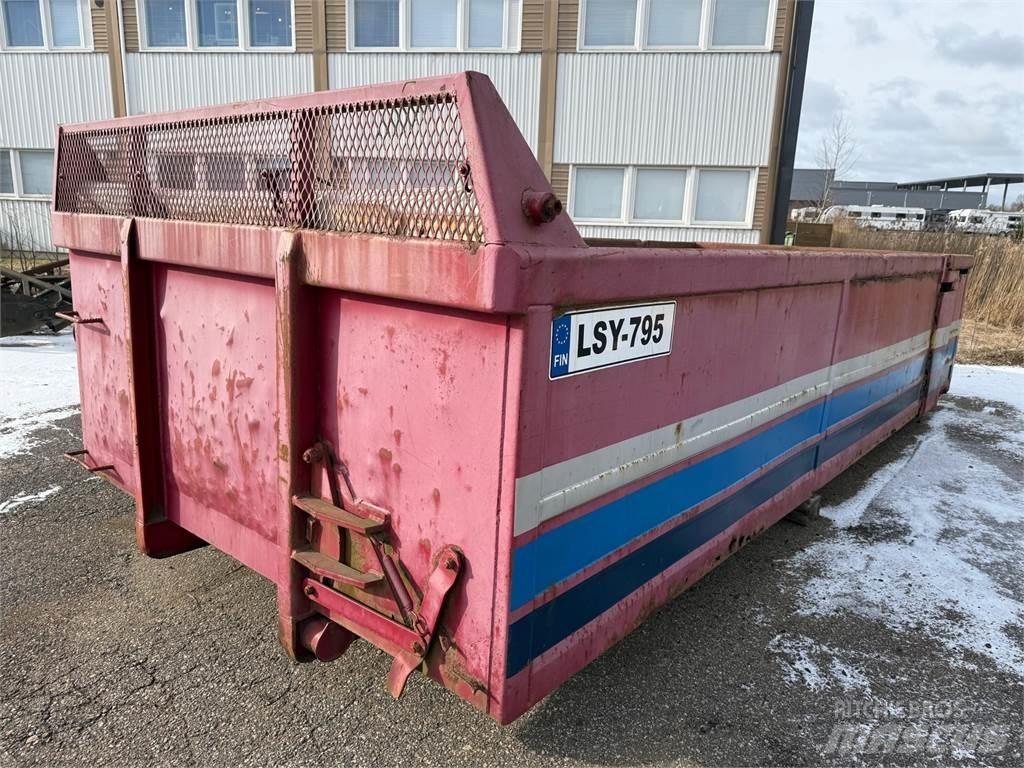 Sisu R500 8X2 Kabeļu pacēlājs nomontējamām kravas mašīnām