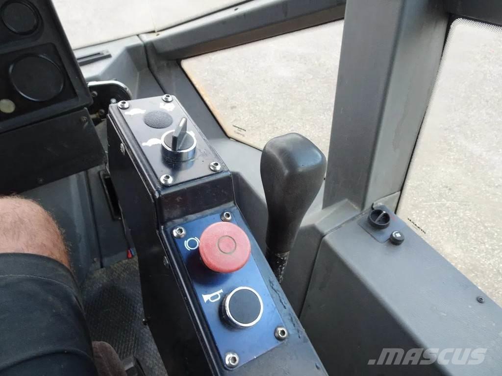 Dynapac CA152D Pneimatiskie veltņi