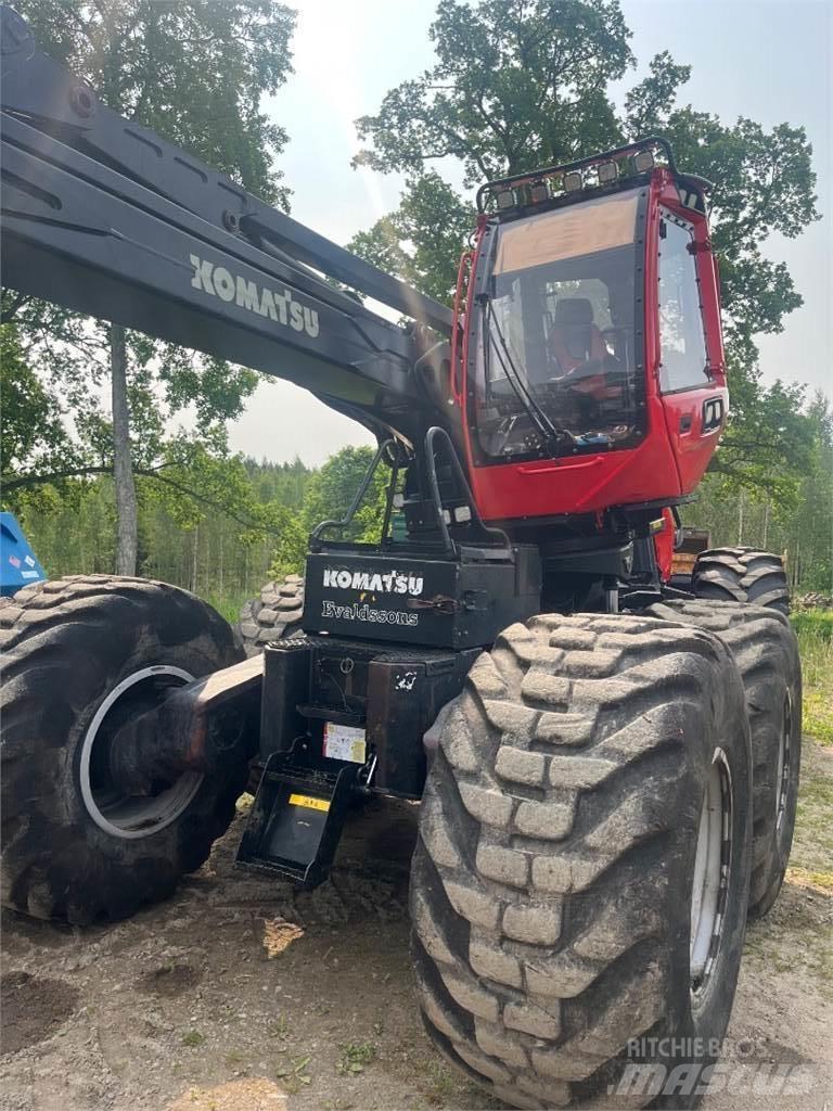 Komatsu 951 Harvesteri