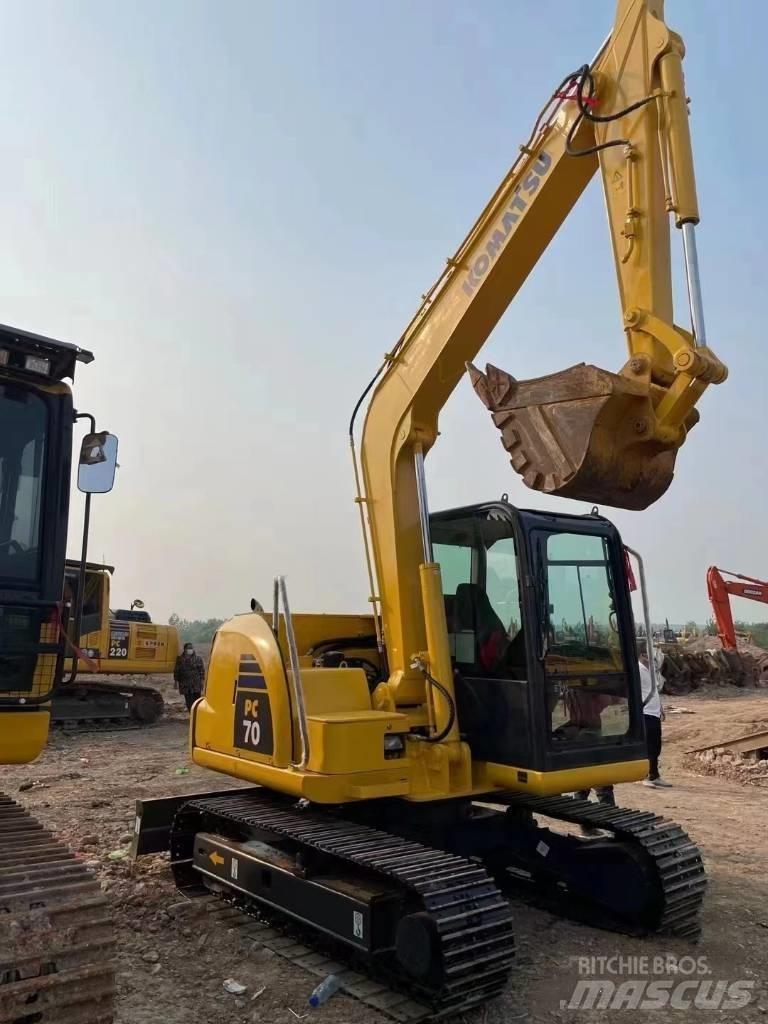 Komatsu PC70-8 Kāpurķēžu ekskavatori
