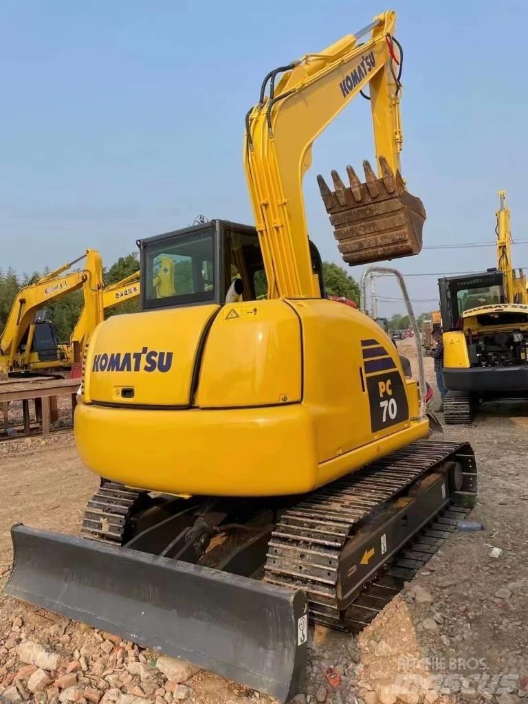 Komatsu PC70-8 Kāpurķēžu ekskavatori