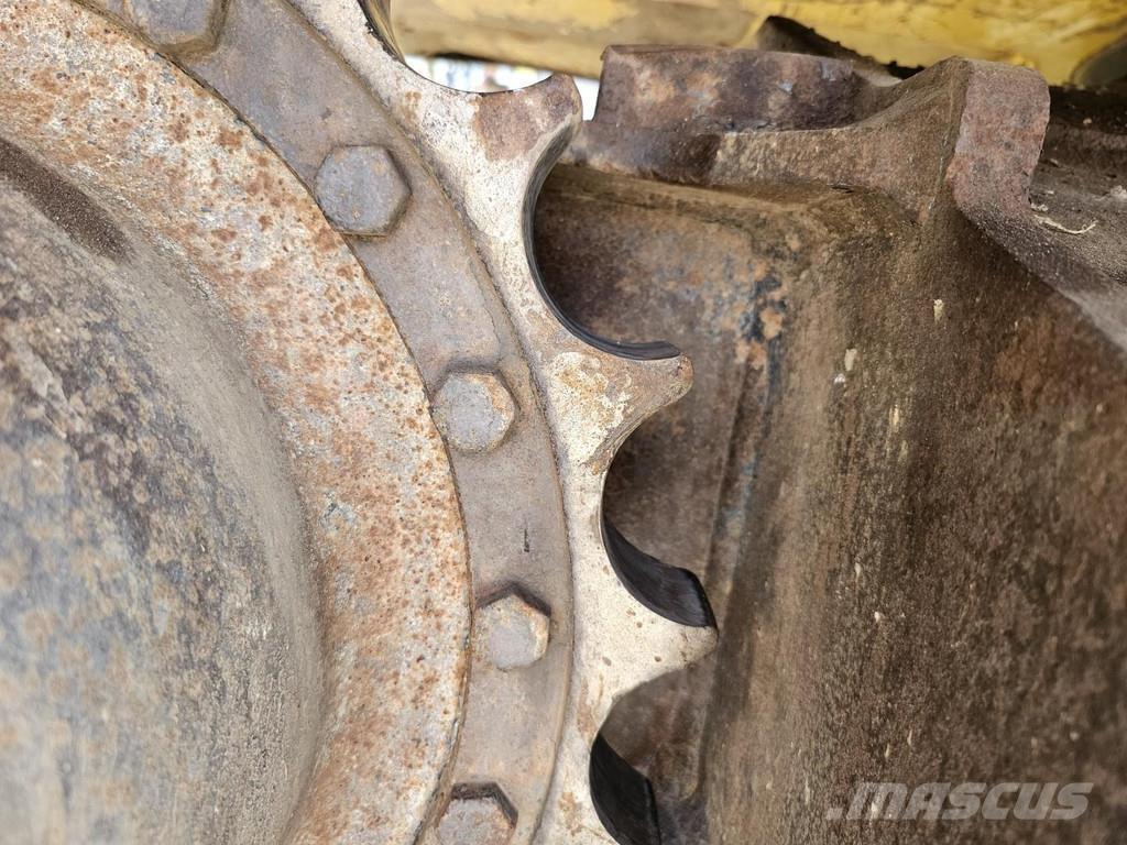 Komatsu PC210LC-8 Kāpurķēžu ekskavatori