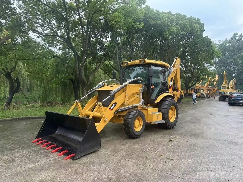 CAT 420F Ekskavatori-iekrāvēji