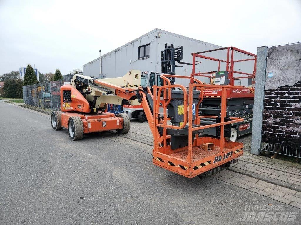 JLG M 450 AJ Strēles pacēlāji