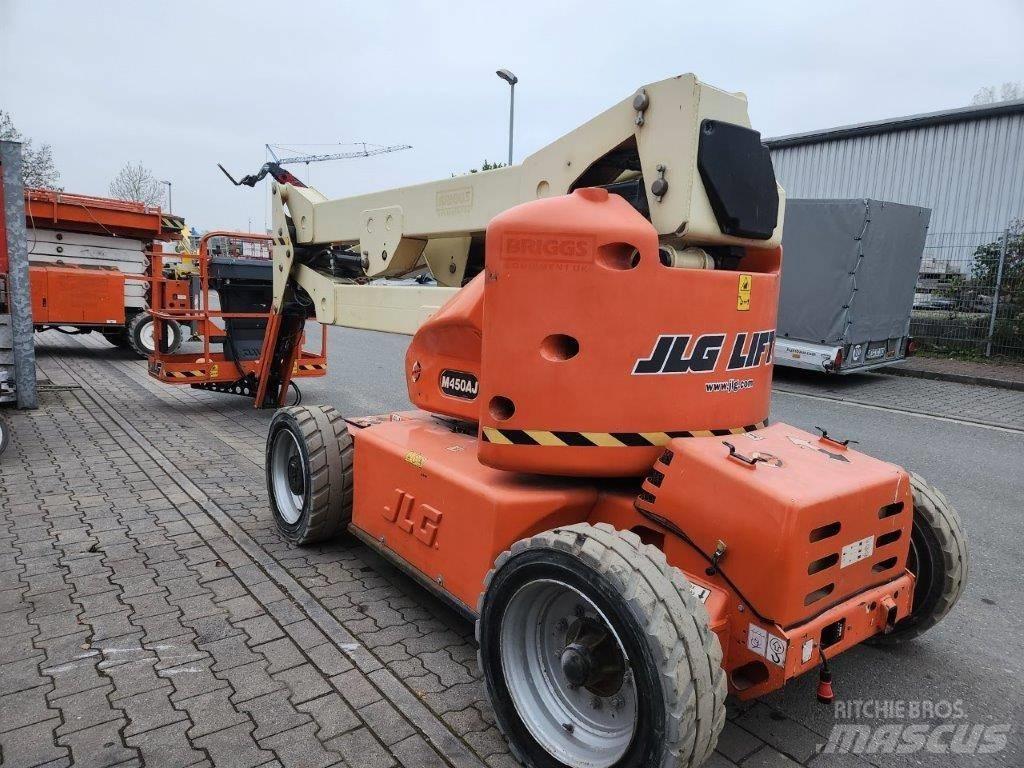 JLG M 450 AJ Strēles pacēlāji