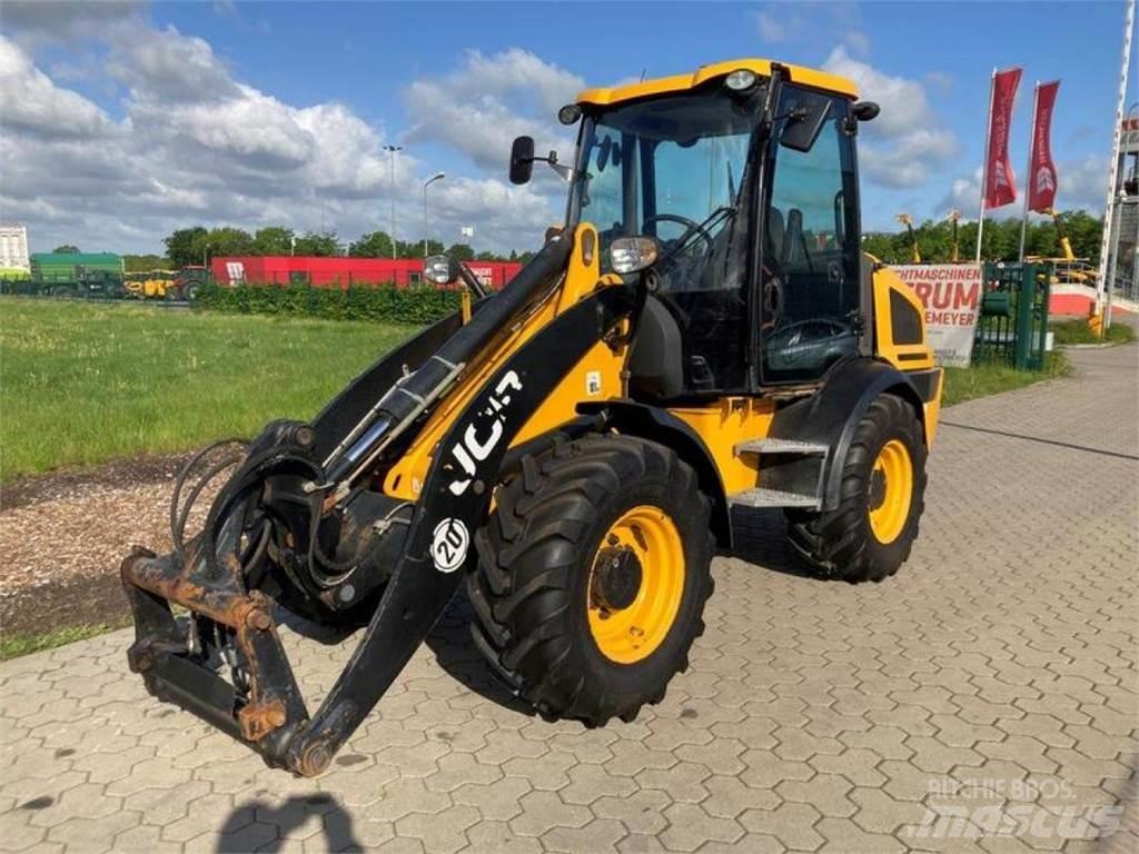 JCB 409 Iekrāvēji uz riteņiem