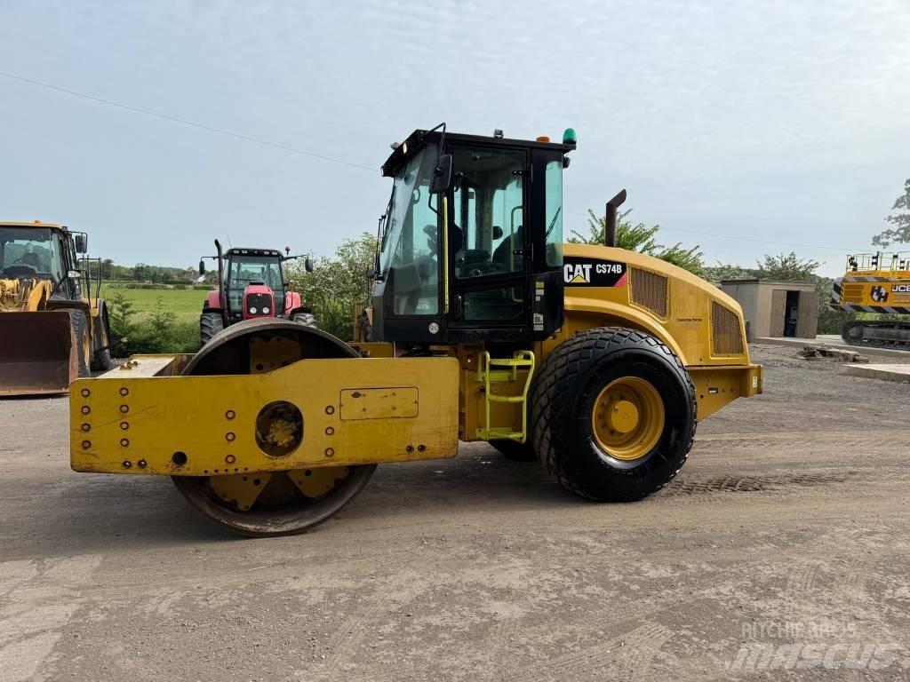 CAT CS 74 B Vienvalča grunts veltņi