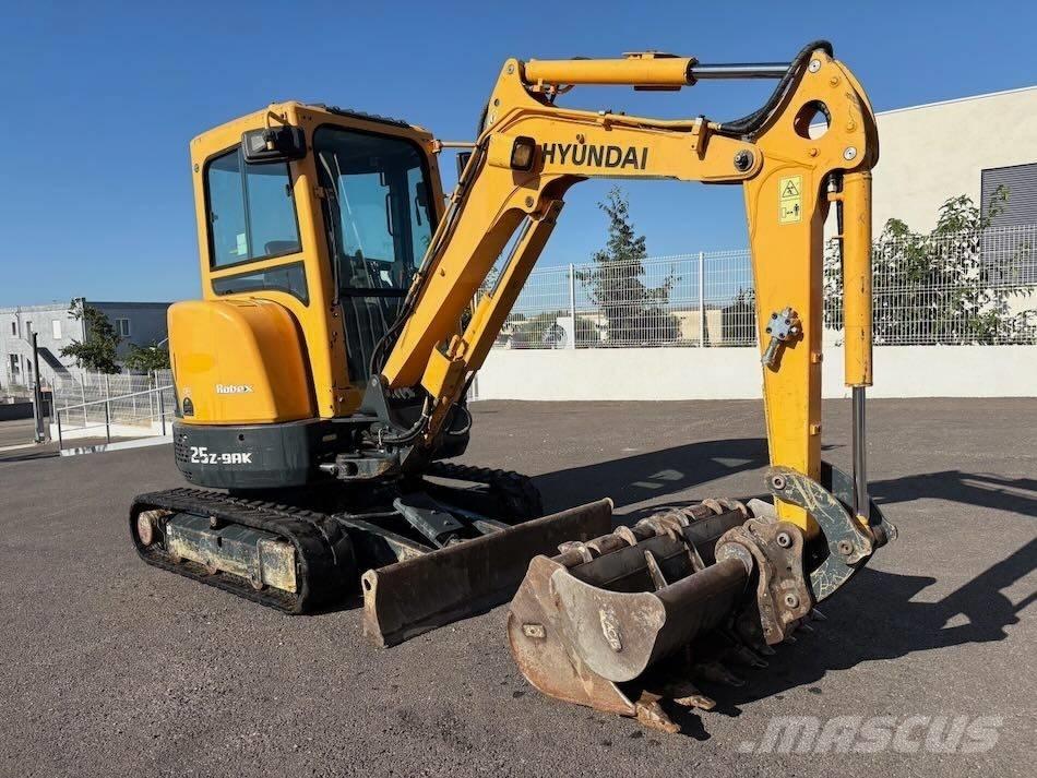 Hyundai R25Z-9 AK Mini ekskavatori < 7 t
