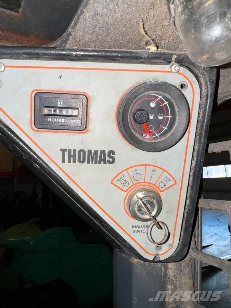 Thomas T153 Lietoti riteņu kompaktiekrāvēji