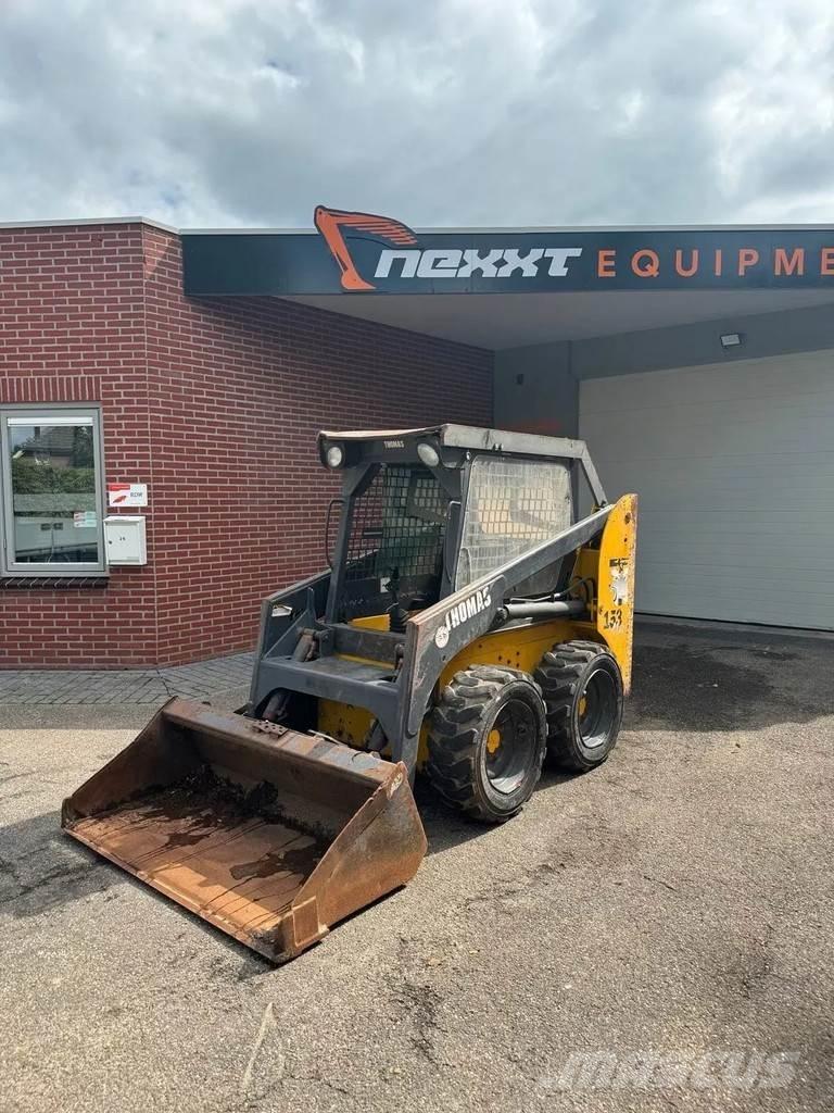 Thomas T153 Lietoti riteņu kompaktiekrāvēji