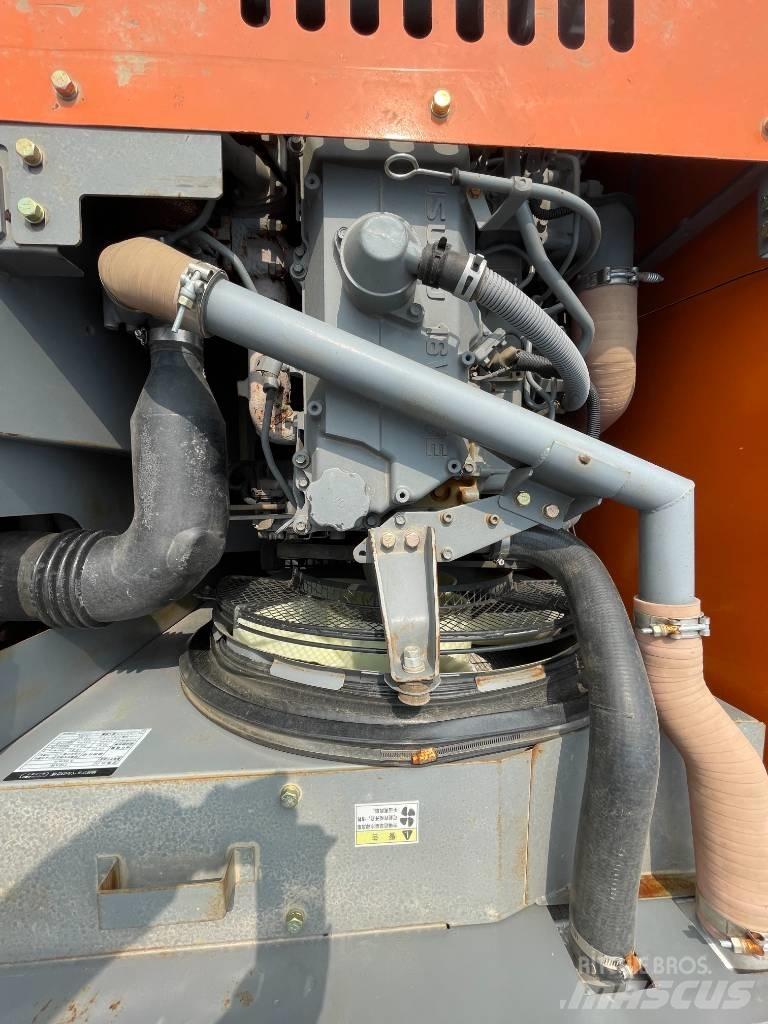Hitachi ZX 200 Kāpurķēžu ekskavatori