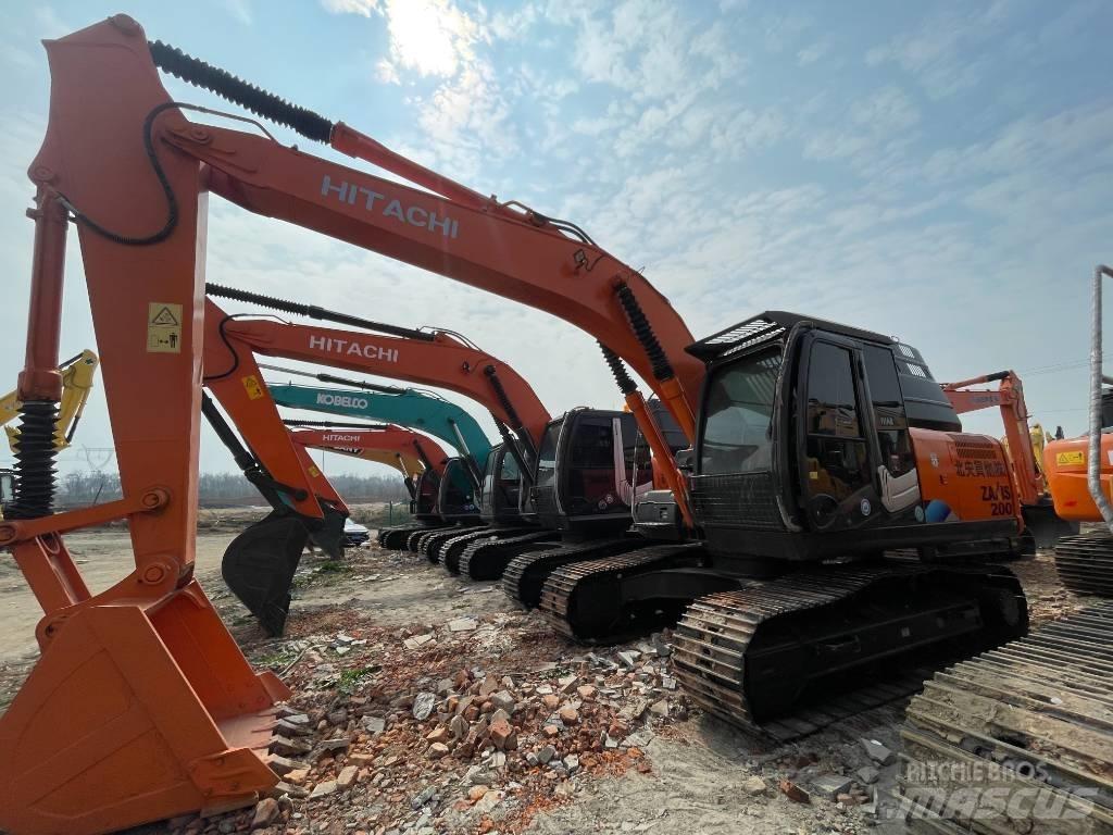 Hitachi ZX 200 Kāpurķēžu ekskavatori
