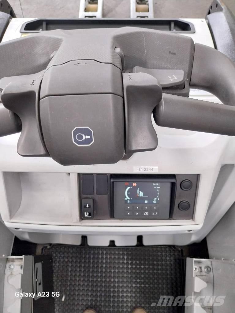 UniCarriers PLR200 Hidrauliskās stalažas ar platformu