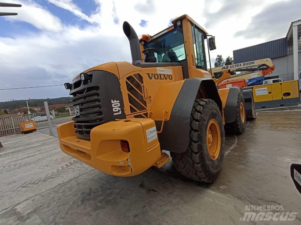 Volvo L 90 F Iekrāvēji uz riteņiem
