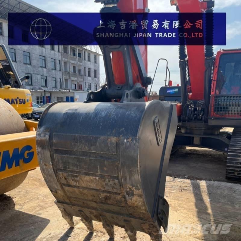 Doosan DX 225 LC Kāpurķēžu ekskavatori