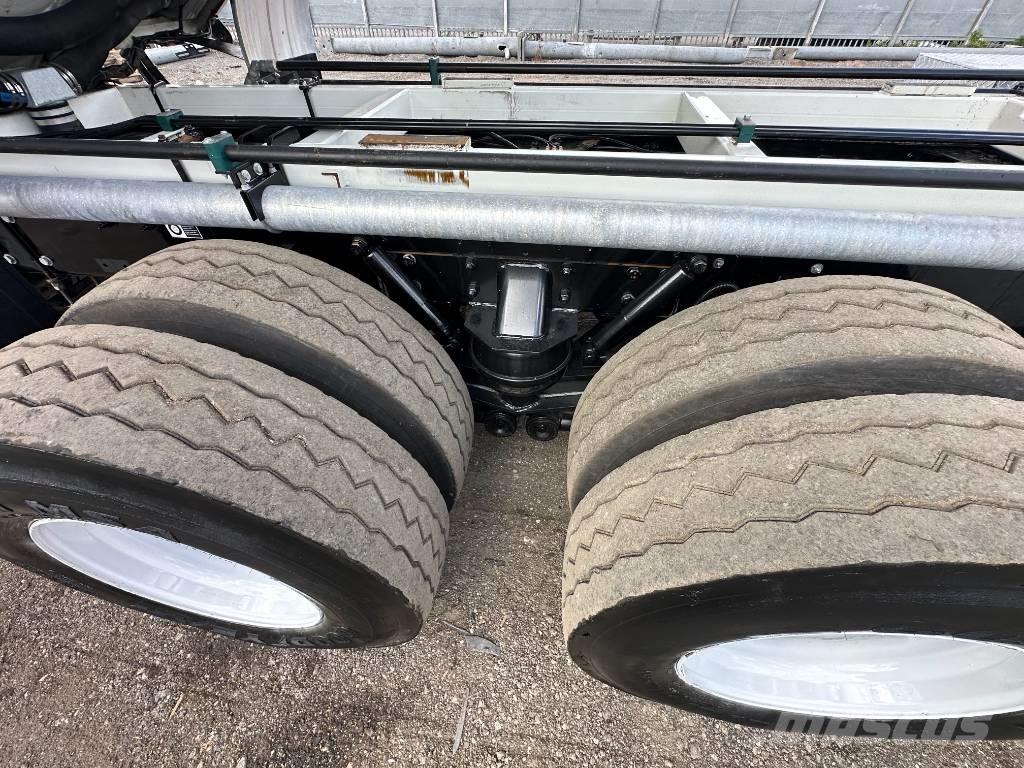 Kenworth T 400 Kombinētās vakumsūkņa mašīnas