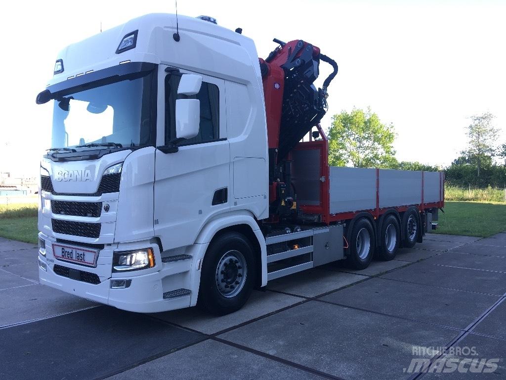 Scania R 560 Smagās mašīnas ar celtni