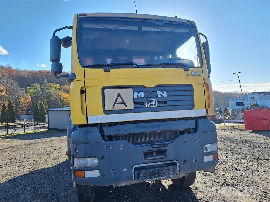MAN TGA 33.430 6X6 Pašizgāzējs