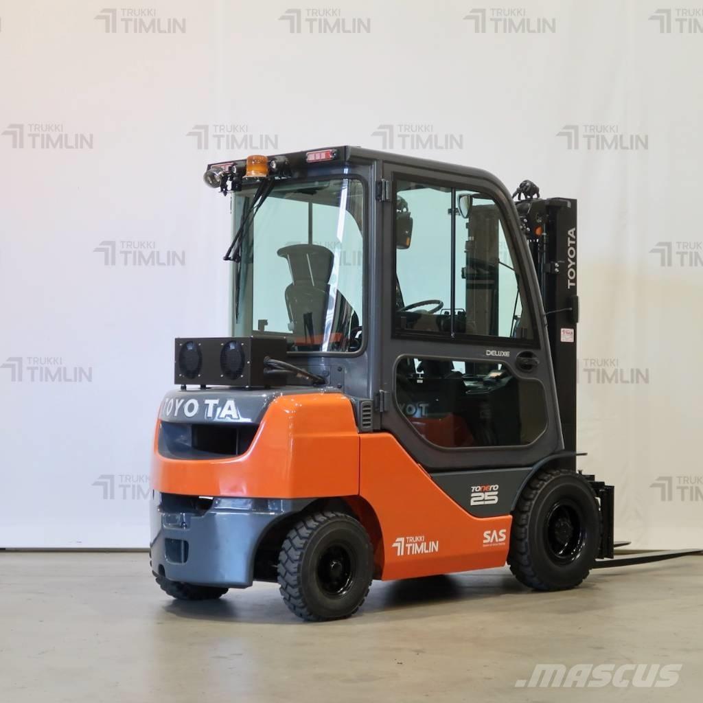 Toyota 52-8FDF25 Tehnika ar dīzeļa dzinēju