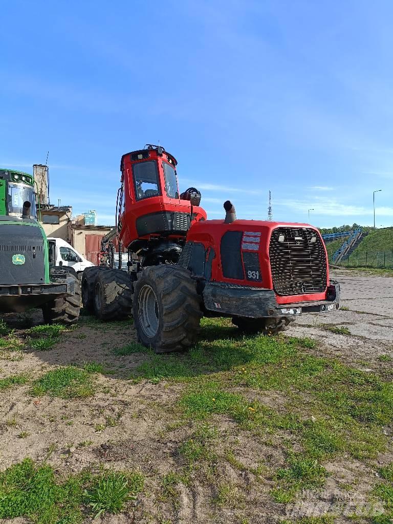 Komatsu 931 Harvesteri
