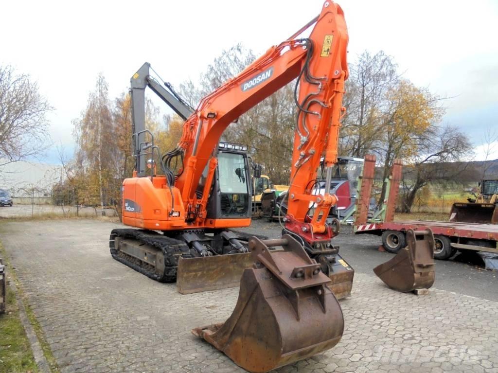 Doosan DX 140 LCR-3 Kāpurķēžu ekskavatori