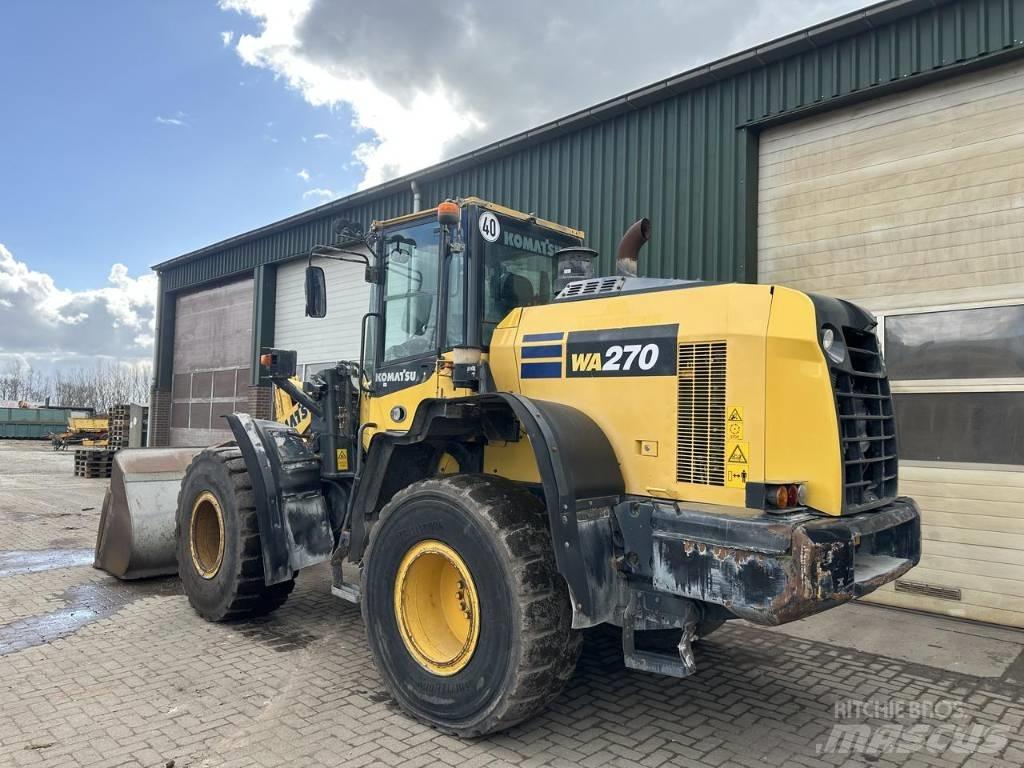 Komatsu WA270 8 Iekrāvēji uz riteņiem