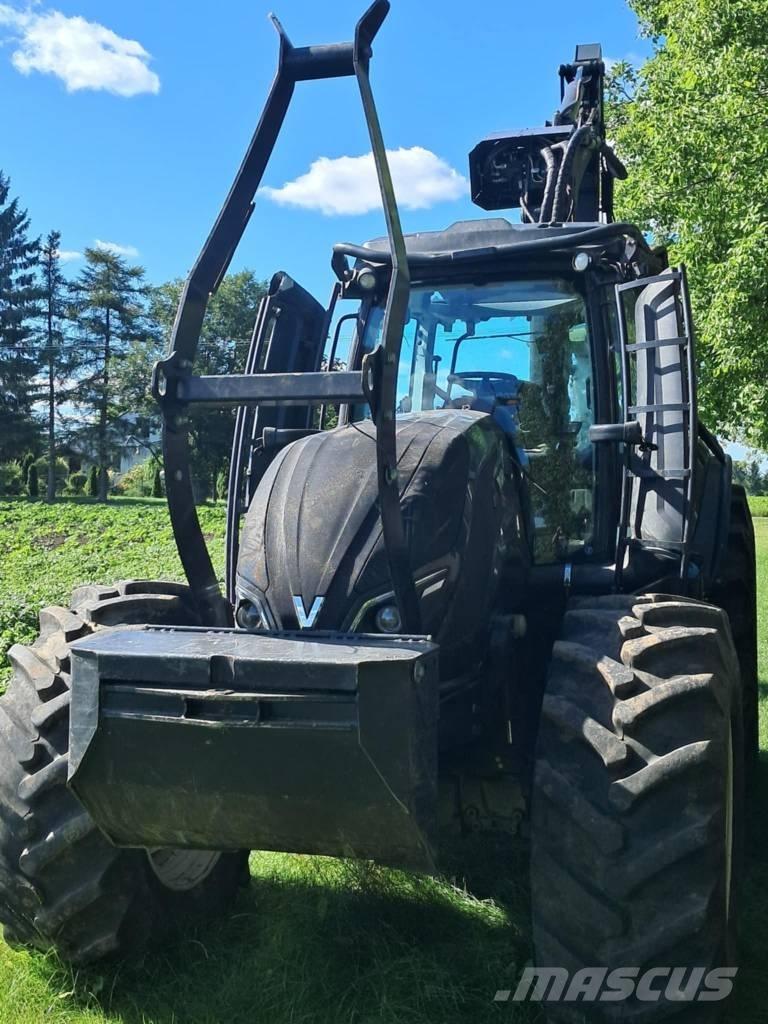Valtra T 174 Harvesteri
