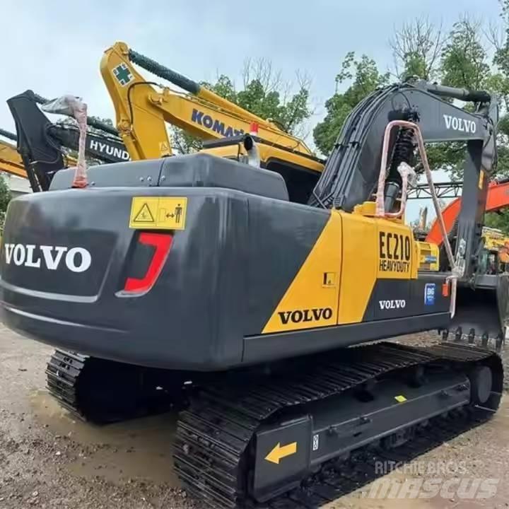 Volvo EC210D Kāpurķēžu ekskavatori