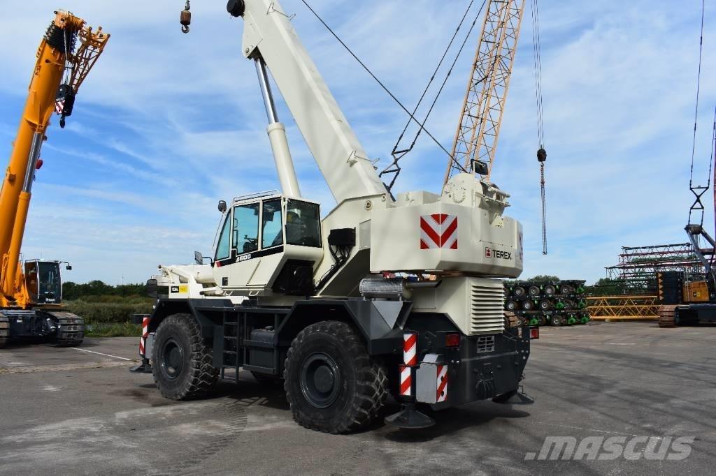 Terex A 600 Celtņi nelīdzenām virsmām