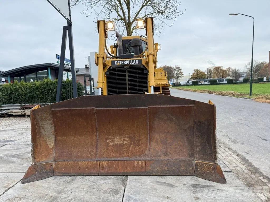 CAT D7R Kāpurķēžu buldozeri