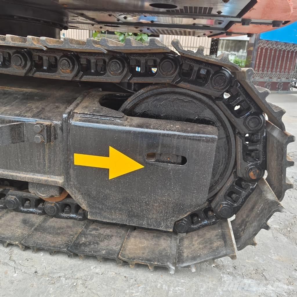 Hitachi ZX 120 Kāpurķēžu ekskavatori