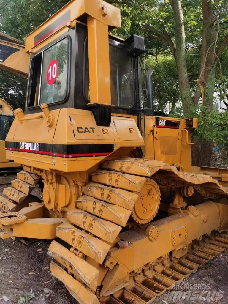 CAT D 4 H Kāpurķēžu buldozeri