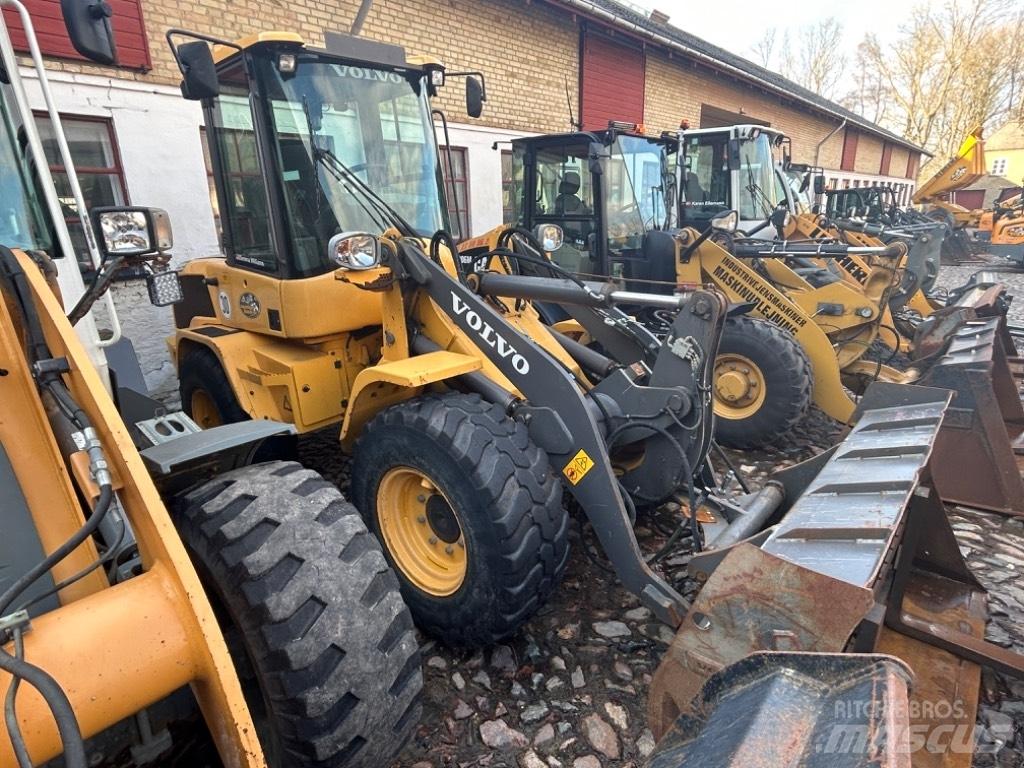 Volvo L 30 G Iekrāvēji uz riteņiem