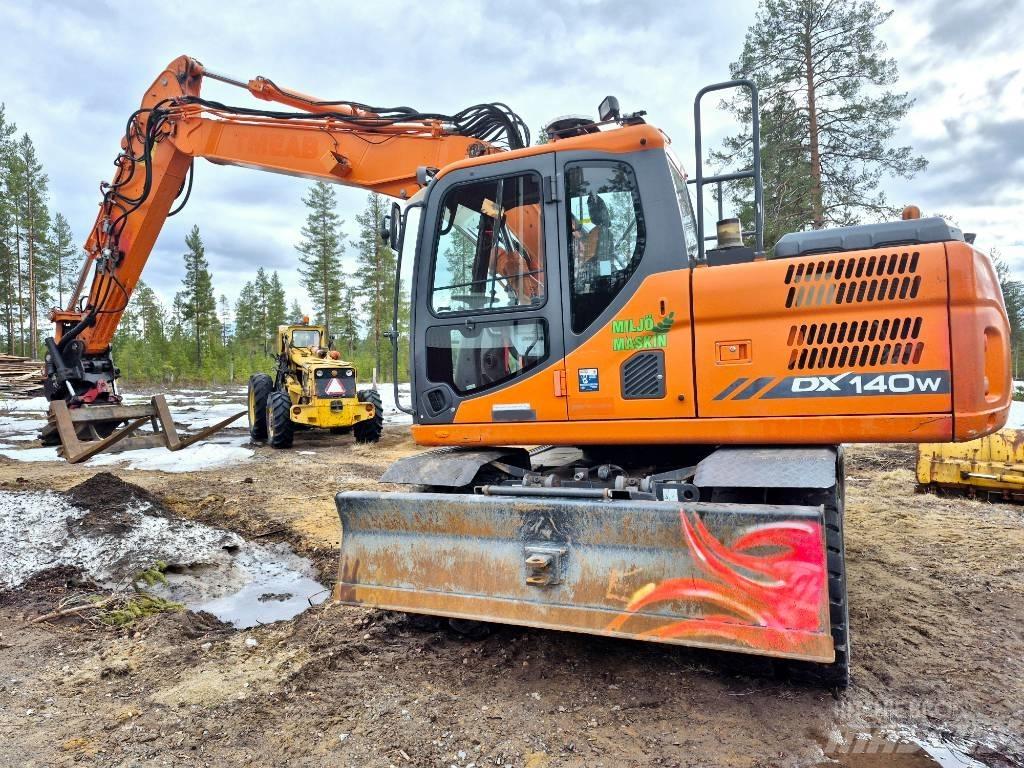 Doosan DX 140 W-3 Ekskavatori uz riteņiem