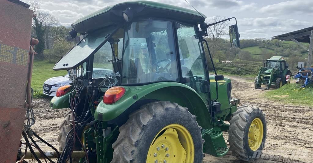 John Deere 5050E Traktori