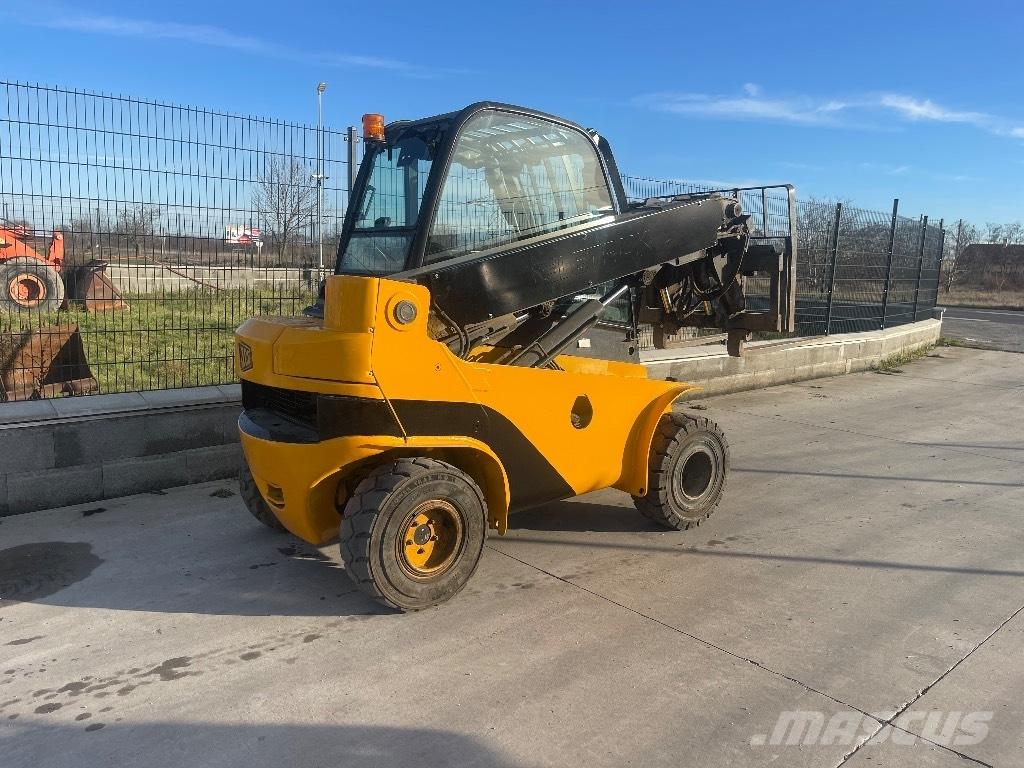 JCB TLT 30 D 4x4 Teleskopiskie manipulatori