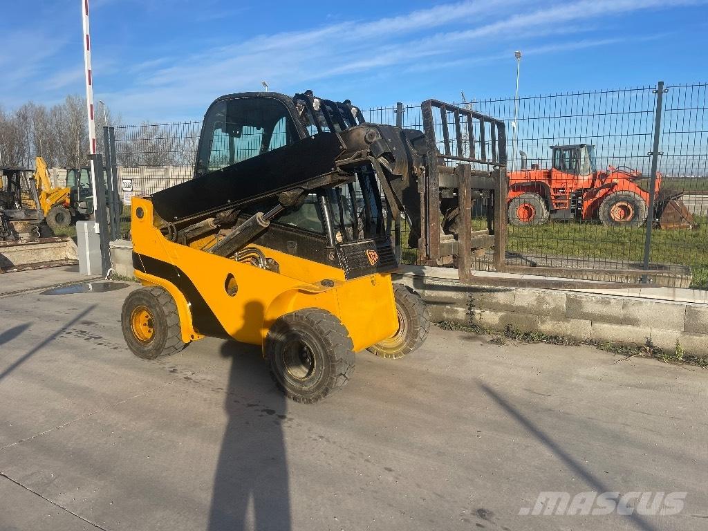 JCB TLT 30 D 4x4 Teleskopiskie manipulatori