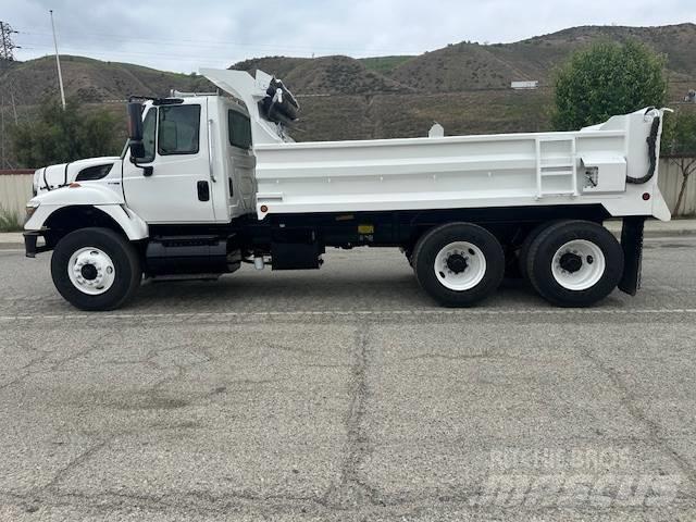 International 7400 Pašizgāzējs