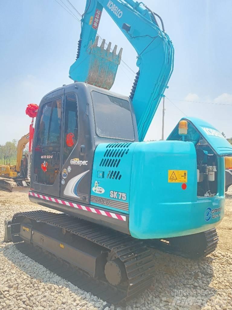 Kobelco sk75-8 Kāpurķēžu ekskavatori