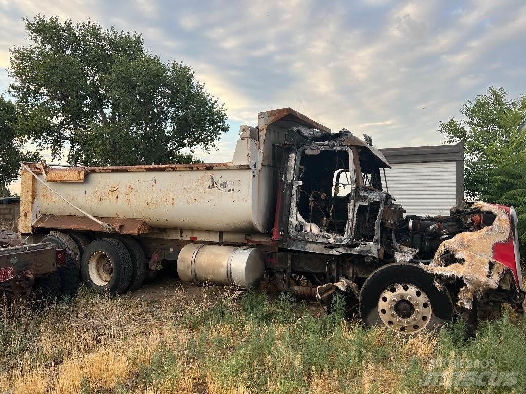 Peterbilt 377 Pašizgāzējs
