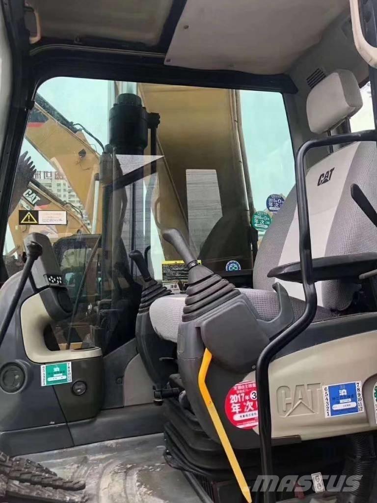 CAT 323 D Kāpurķēžu ekskavatori