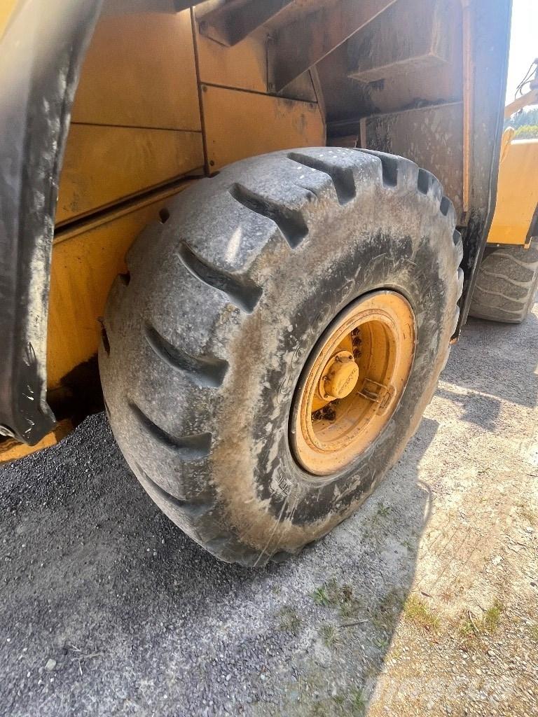 Volvo L180F Iekrāvēji uz riteņiem