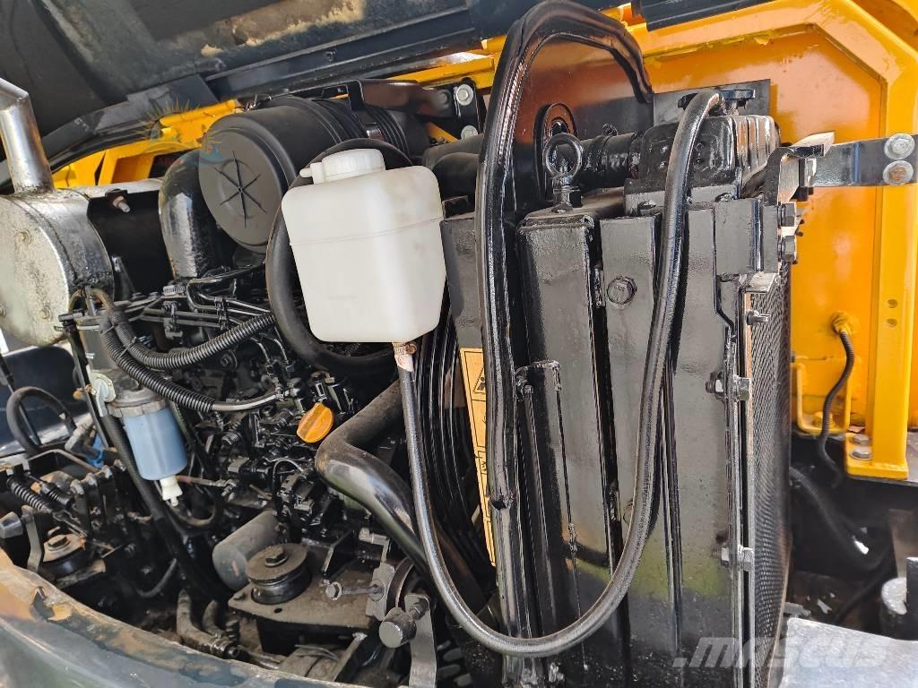 Hyundai R60W Ekskavatori uz riteņiem