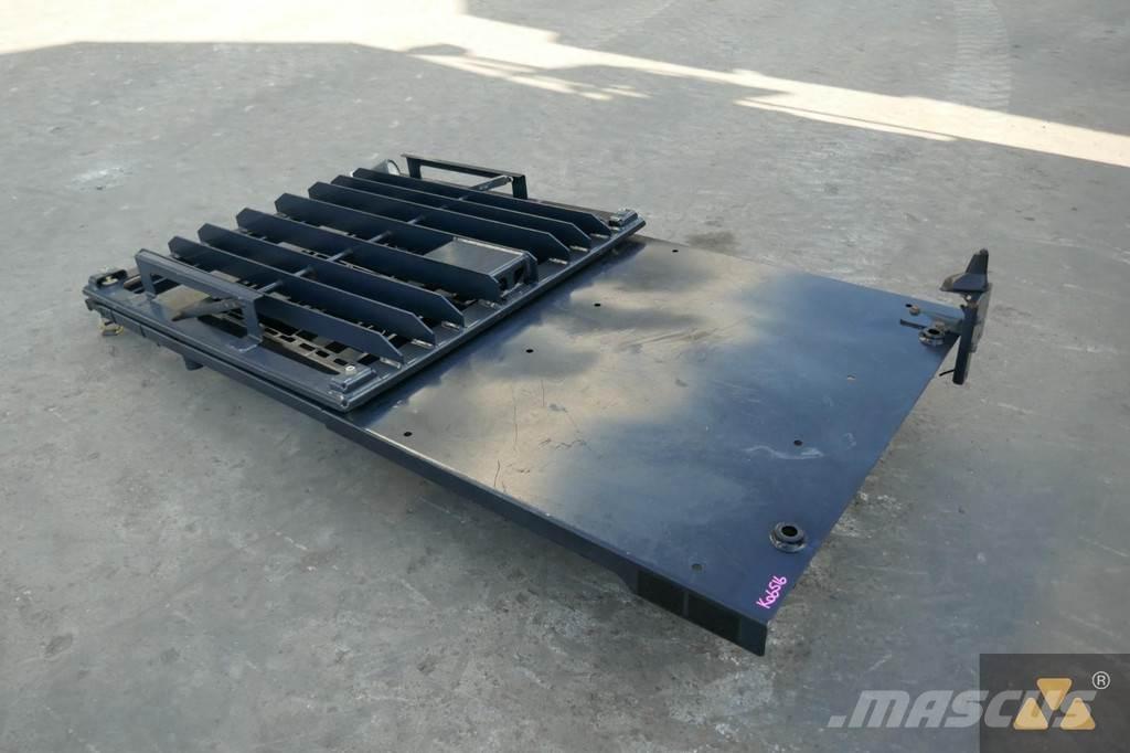 CAT 357-4102 Kabīnes un interjers