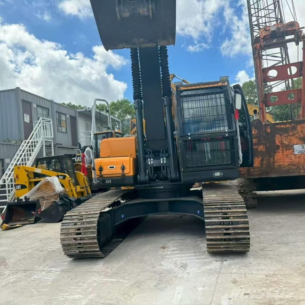 Hyundai 220 Vidēja lieluma ekskavatori 7 t - 12 t
