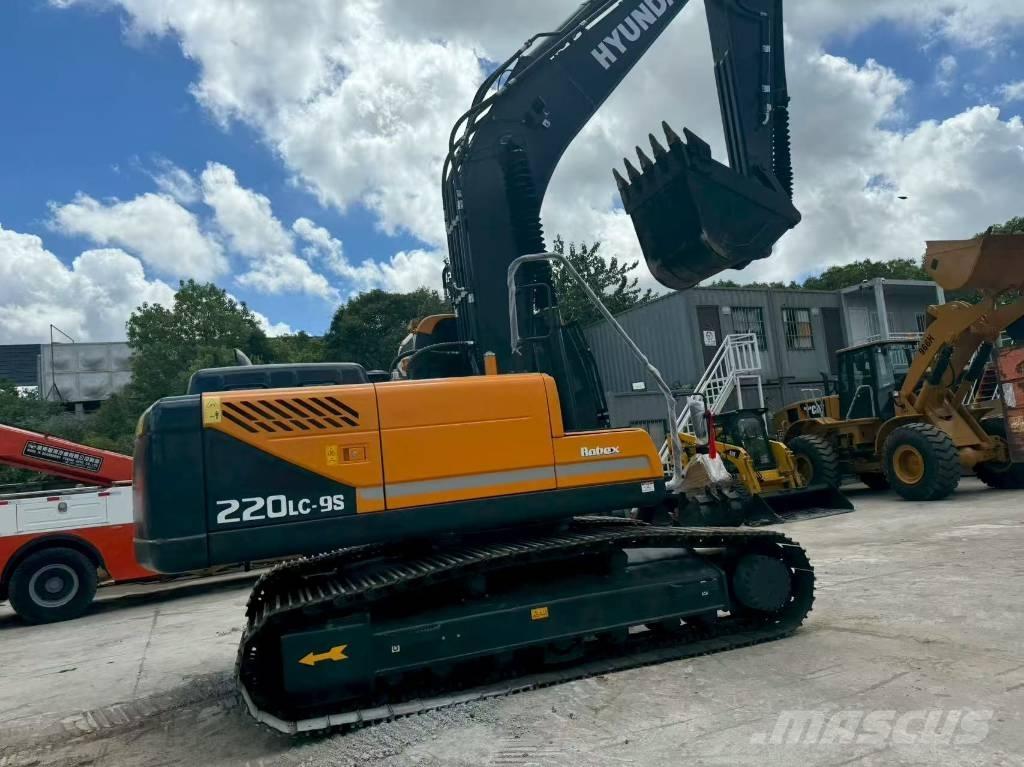 Hyundai 220 Vidēja lieluma ekskavatori 7 t - 12 t