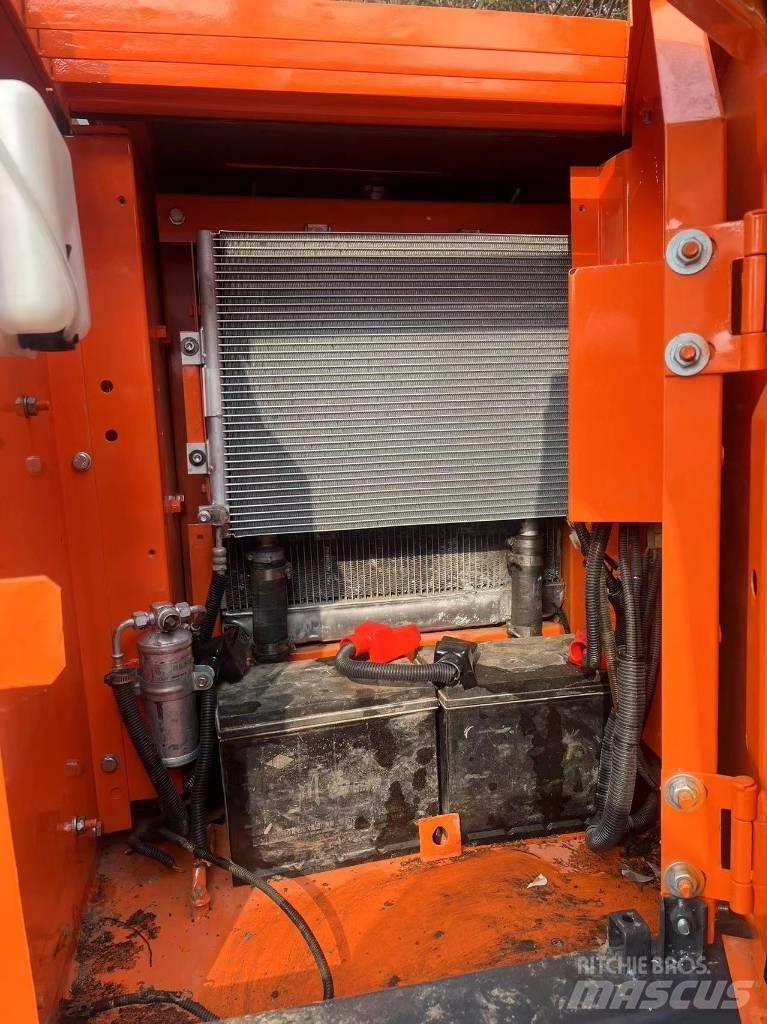 Hitachi ZX70 Kāpurķēžu ekskavatori