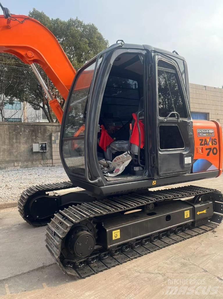Hitachi ZX70 Kāpurķēžu ekskavatori